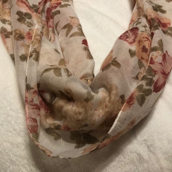 Infinity scarf - Picture 2 of 3